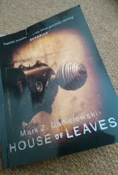 House%20of%20Leaves%20by%20Mark%20Z.%20Danielewski%20%20(%20Premium%20Paper%20and%20Matte%20Cover%20)%20-%20Image%203