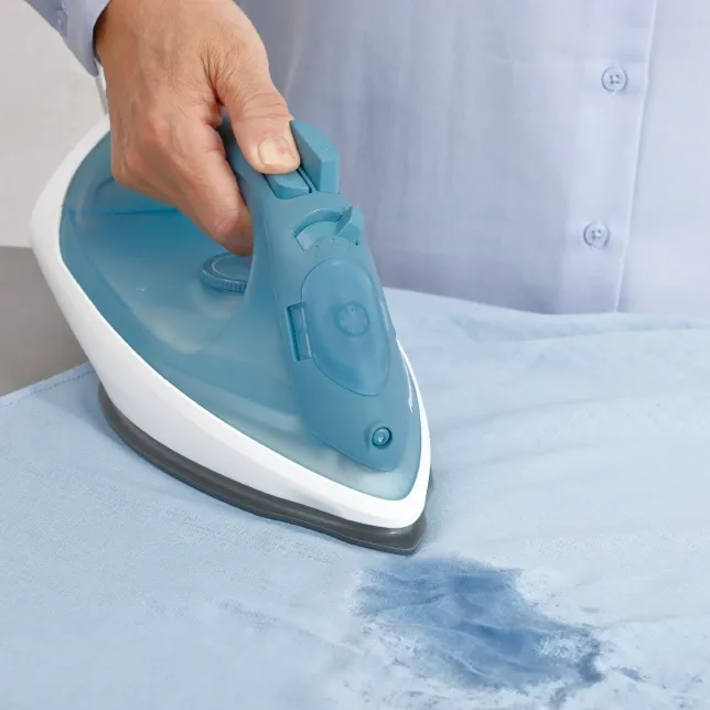 Panasonic%20NI-S430%20Powerful%20Steam%20Iron%20with%20Titanium%20Soleplate%20-%20Image%206