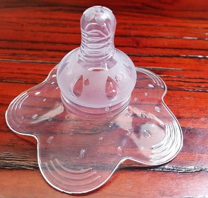 Liquid%20Silicone%20Baby%20Breastfeeding/Nursing%20NippleShield%20BreastShells%20(1%20Ps)%20-%20Image%206