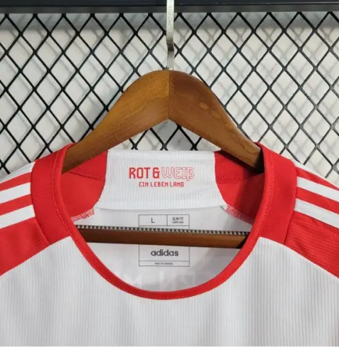 Bayern%20Munich%2023/24%20Season%20Home%20Kit%20-%20Official%20Club%20Jersey%20For%20Dedicated%20Fans%20-%20Image%205