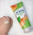 St.Ives Fresh Skin Apricot Scrub,150ml. 