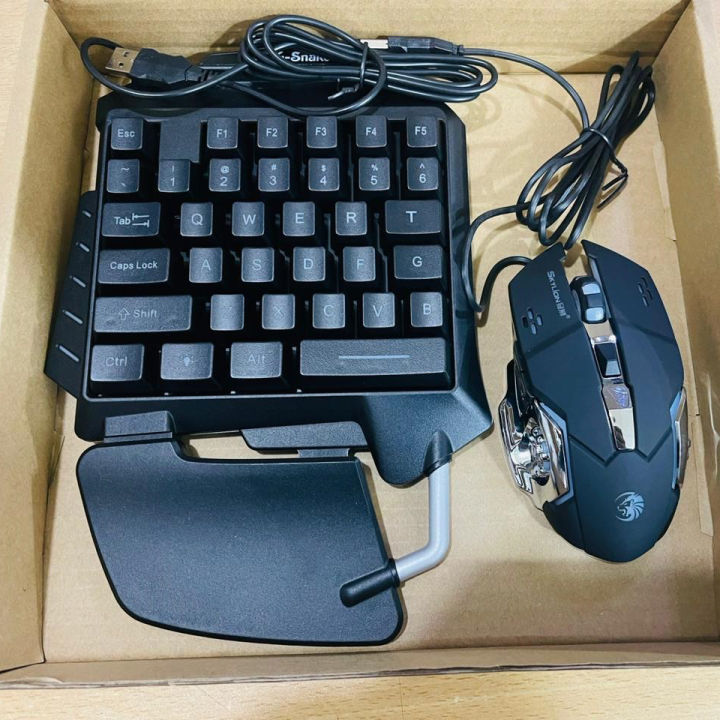 One-Handed%20Keyboard%20RGB%20Gaming%20Mouse%20+%20Gaming%20Keyboard%20Kit%2035%20Keys%20LED%20Left%20Hand%20Mini%20Keypad%20for%20Mobile%20Game%20-%20Image%205