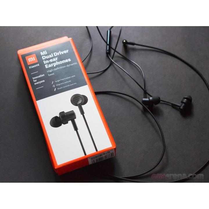 Xiaomi Mi Earphone Basic in Ear Wired Earphones with Mic, Ultra Deep Bass  Aluminium Alloy Sound Chamber (Black) (YDJC01JY)