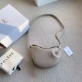 2023 Niche design polene Tonca ladies cowhide simple commuter all-match one-shoulder Messenger pea bag messenger bag.