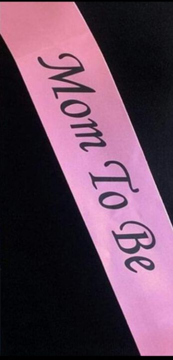Sash/Mom%20To%20Be%20Sash%20-%20Image%202