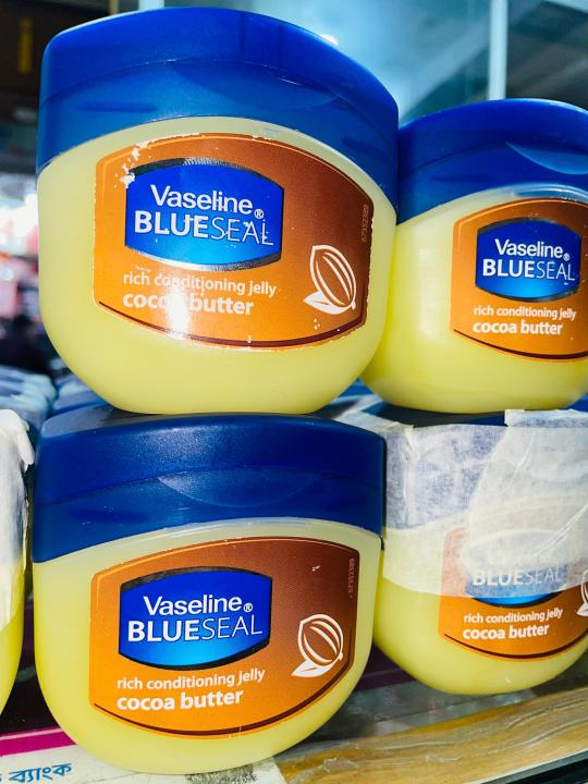 UAE%20Vaseline%20Blueseal%20Cocoa%20Butter%20Rich%20Conditioning%20Jelly%20-%20250ML%20-%20Image%202