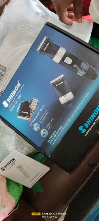 SHINON%20SH-1928%20Professional%20Rechargeable%20Hair%20Clipper%20&%20Beard%20Trimmer%20-%20Image%204