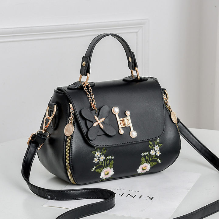 Simple%20and%20fashionable%20embroidered%20bucket%20bag%202022%20autumn%20new%20handbag%20bag%20sweet%20lady%20shoulder%20crossbody%20bag%20-%20Image%202