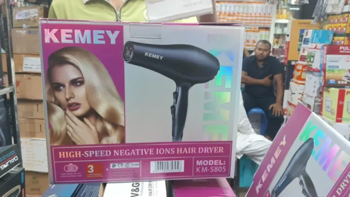 Kemei-KM-5805-1000W-%20(%202%20in%20!%20)%20Powerful-Professional-Heavy-Duty-Hair-Dryer-for-Unisex%20-%20Black%20-%20Image%208