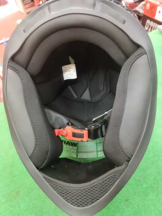 Vega%20Bolt%20Glossy%20Black%20Helmet%20Attached%20with%20Smoke%20Visor%20-%20Image%207