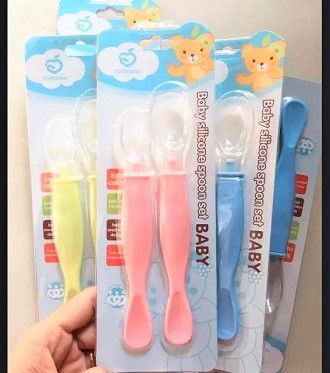 2Pcs%20Silicone%20Feeding%20Spoon%20For%20Baby%20(Color%20as%20per%20Stock)%20-%20Image%206