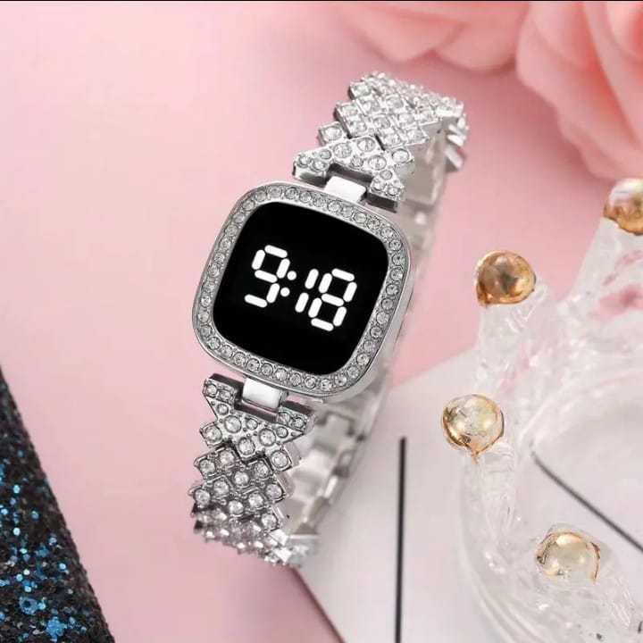 LED%20Display%20Digital%20Touch%20Screen%20Diamond%20Watch%20And%20Bracelet%20Fashion%20For%20Girls%20Women%20-%20Image%203