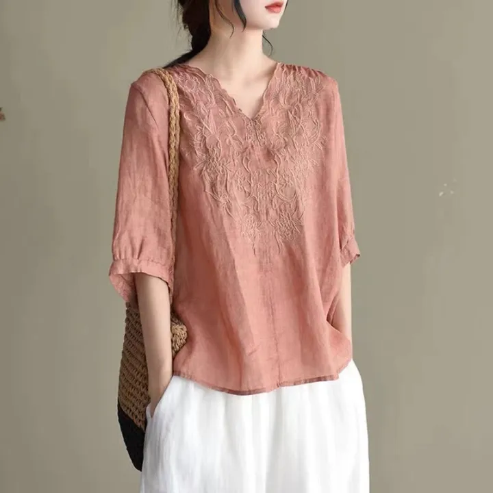 plus%20Size%20Women's%20Clothing%20New%20Retro%20Machine%20Embroidery%20Cotton%20Top%20Loose%20V%20Collar%20Half%20Sleeve%20Shirt%20Women's%20Shirt%20Pullover%20-%20Image%202
