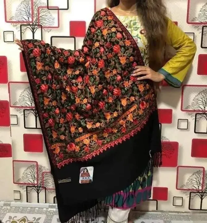 Kashmiri%20Poshmina%20Shawl%20for%20Women%20Winter%20-%20Image%204