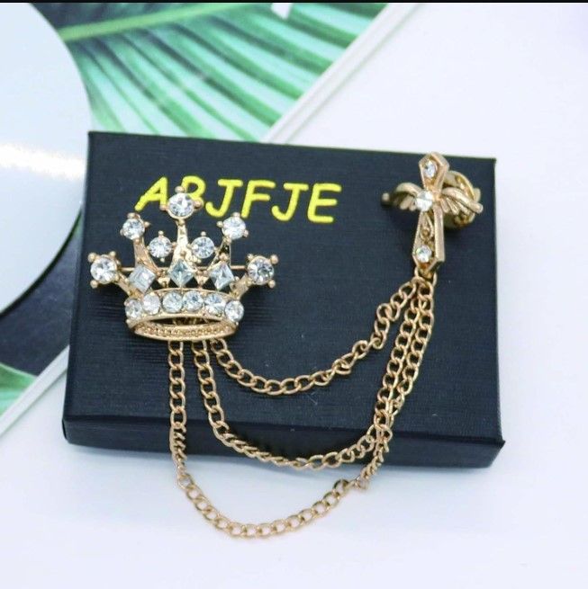 Rhinestone%20Crown%20Tassel%20Brooch%20Lapel%20Pins%20For%20Men%20Suit%20Shirt%20Jewelry%20Accessories%20-%20Image%204