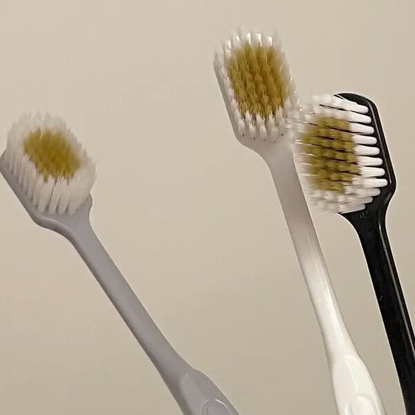 3%20pic%20Super%20Quality%20Soft%20Adult%20Toothbrush%20-%20Image%203