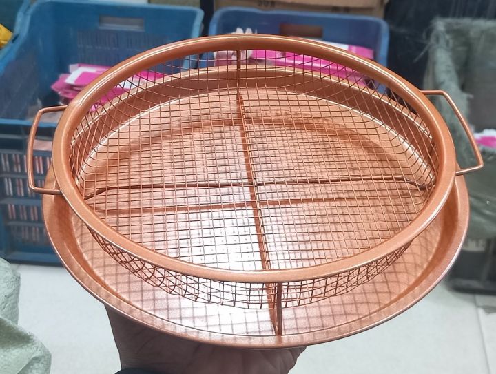 2%20Piece%20Nonstick%20Copper%20Crisper%20Tray%20and%20Basket,%20Air%20Fry%20in%20your%20Oven,%20for%20Baking%20and%20Crispy%20Foods%20-%20Image%204