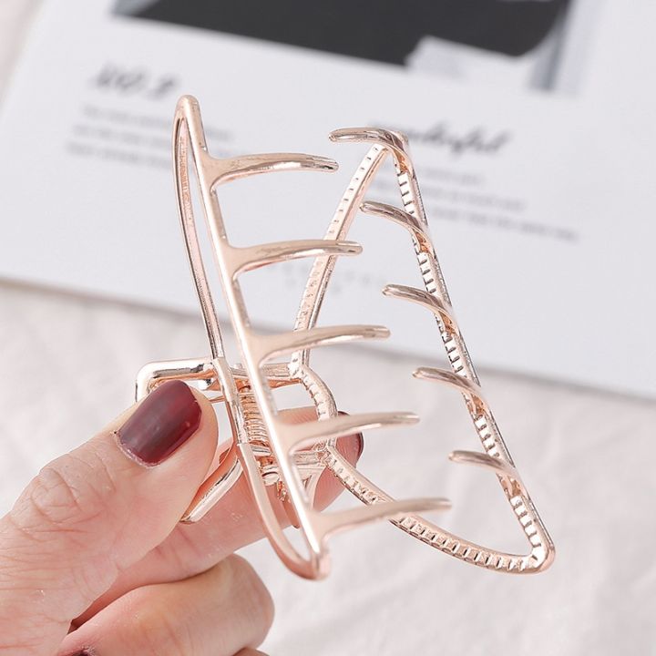 Women%20Girls%20Geometric%20Hair%20Claw%20Clamps%20Metal%20Hair%20Crab%20Moon%20Shape%20Hair%20Claw%20Clip%20Solid%20Color%20Hairpin%20Large%20Size%20Hair%20Accessories%20-%20Image%206