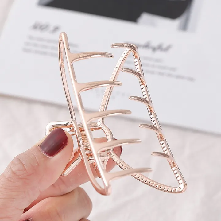 Women%20Girls%20Geometric%20Hair%20Claw%20Clamps%20Metal%20Hair%20Crab%20Moon%20Shape%20Hair%20Claw%20Clip%20Solid%20Color%20Hairpin%20Large%20Size%20Hair%20Accessories%20-%20Image%206