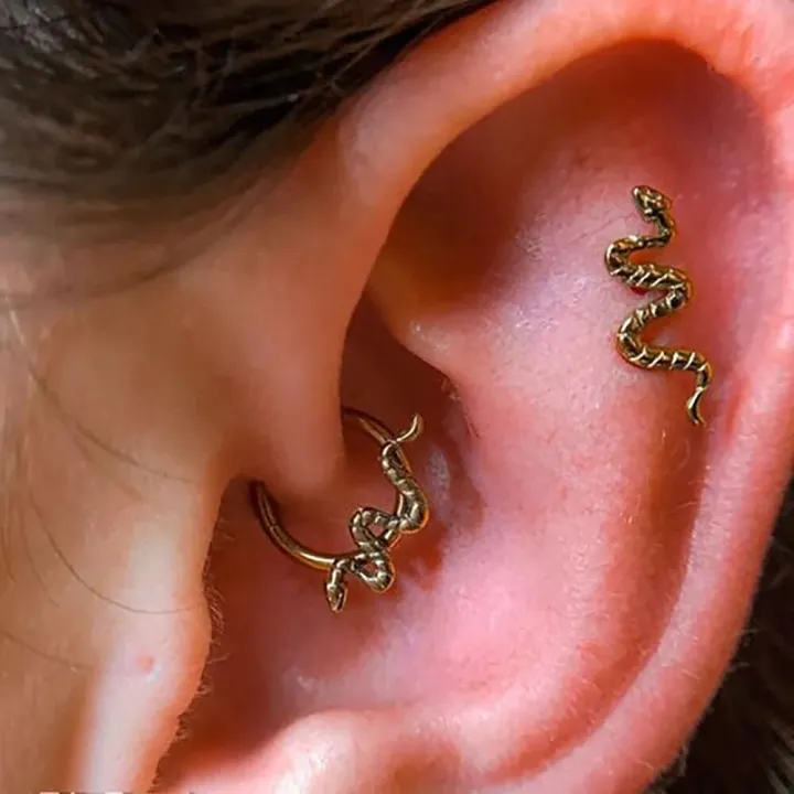 Right%20Grand%20ASTM%20F136%20Titanium%20Septum%20Clicker%20Snake%20Hinged%20Segment%20Ring%2016G%20Daith%20Cartilage%20Tragus%20Rook%20Ear%20Piercing%20Jewelry%20-%20Image%206
