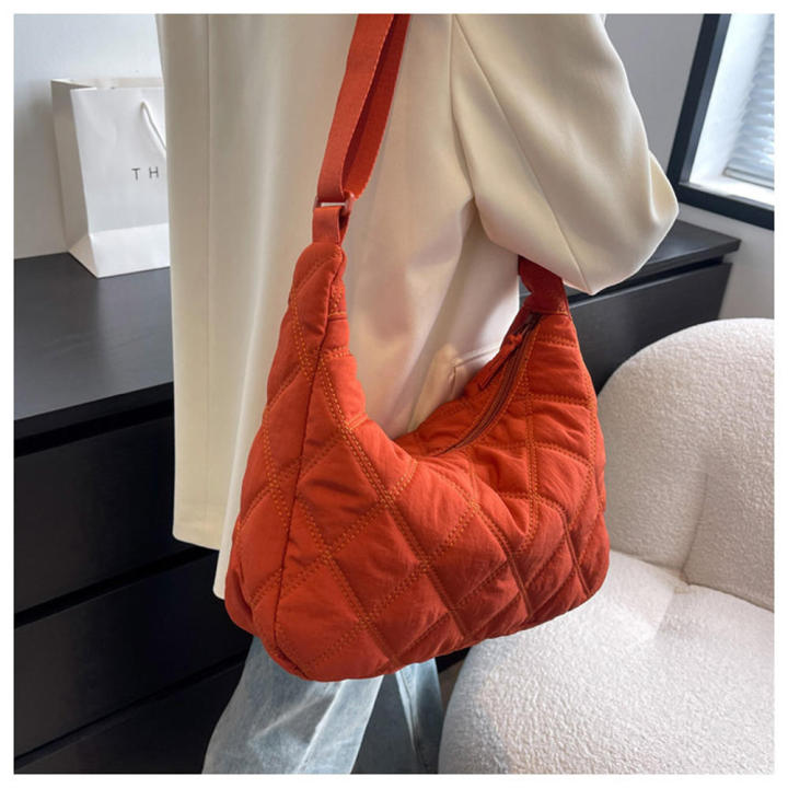 Trendy%20Crossbody%20Bags%20Versatile%20Handbags%20Fashionable%20Shoulder%20Bags%20Crossbody%20Bag%20Hobo%20Shoulder%20Bag%20Puffy%20Tote%20Bag%20-%20Image%205