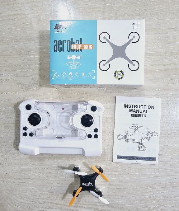 HC702%20Mini%20Drone%20Four%20Axis%20Aerobat%20360%20Degree%20With%20Remote%20Control%20-%20Image%202