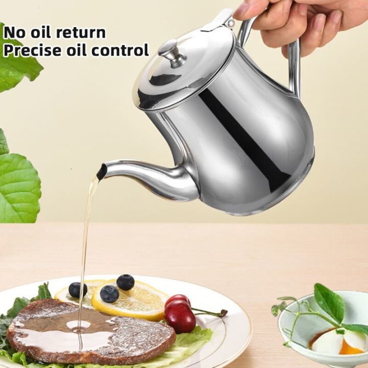 700ml%20Stainless%20Steel%20Oil%20Tank%20Large%20Capacity%20Oil%20Bottle%20Kitchen%20Oil%20Filter%20Pot%20Soy%20Sauce%20Vinegar%20Container%20Coffee%20Pot%20Dream%20paradise%20-%20Image%202