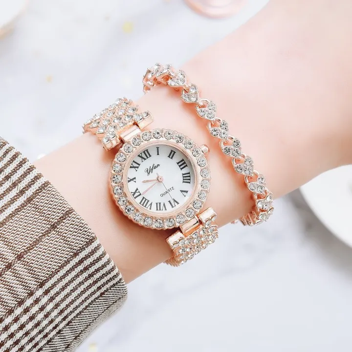 Cute%20and%20Classy%20Magnetic%20Ladies%20Wrist%20Watch%20Leather%20Starp%20Luxury%20Women%20Circular%20Dial%20Simple%20Watches%20-%20Image%203