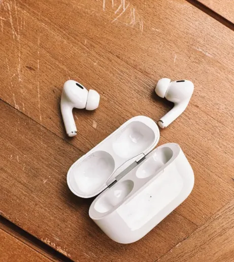 AirPods%20Pro%202nd%20genaration%20Wireless%20Charging%20%20Bluetooth%20Earbuds%20-%20Image%206