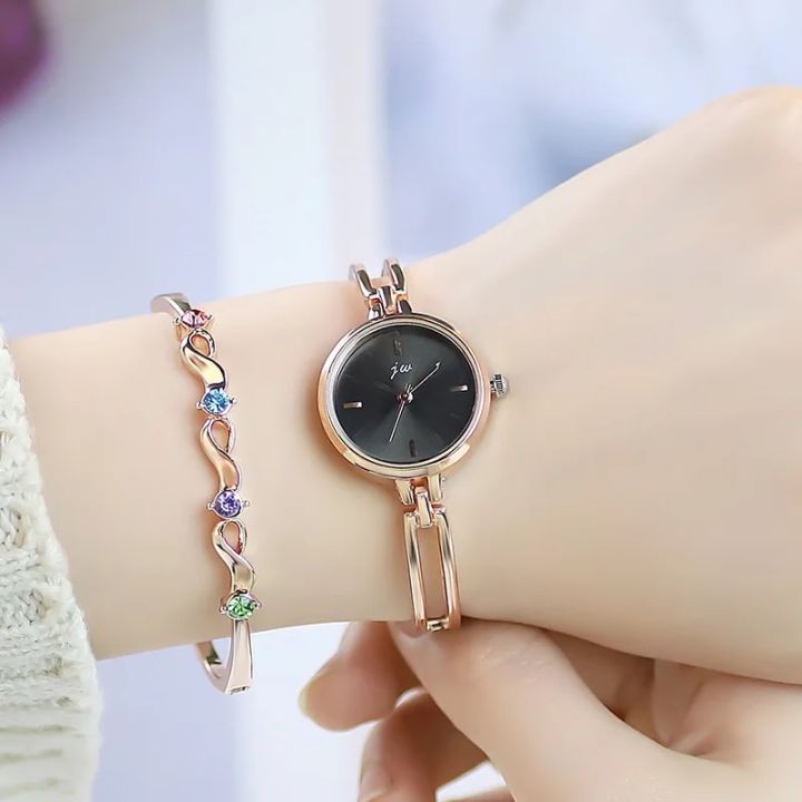 Fashion%20Small%20Dial%20Rose%20Gold%20Women%20Watches%20Alloy%20Strap%20Ladies%20Bracelet%20Watch%20Gift%20Quartz%20Watch%20for%20Women%20-%20Image%204