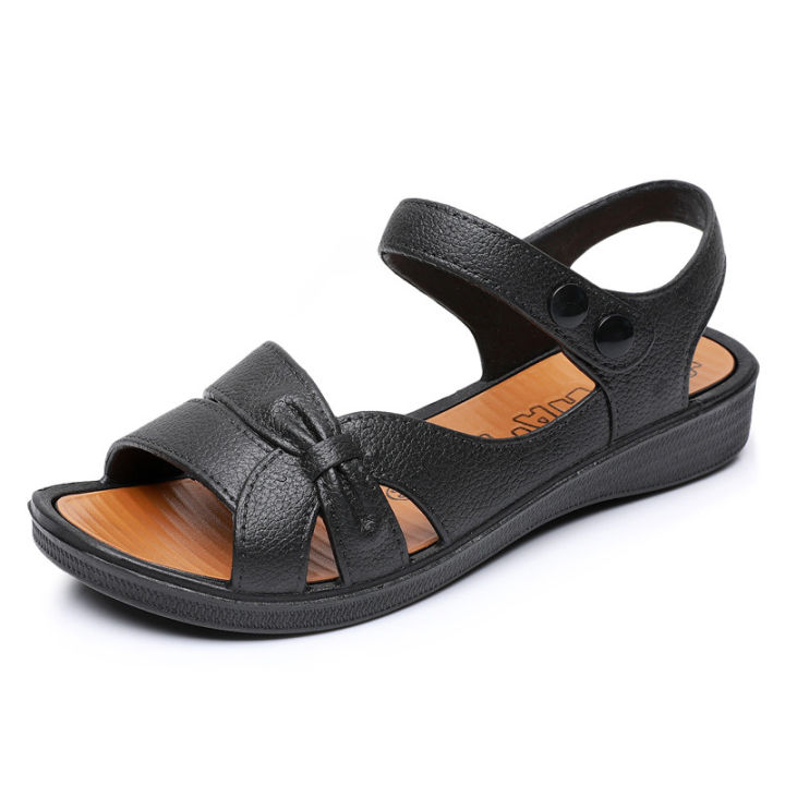 Elderly%20sandals%20ladies%20wear%20fashion%20middle-aged%20and%20elderly%20granny%20shoes%20flat%20non-slip%20wear-resistant%20plastic%20mom%20sandals%20in%20summer%20-%20Image%205
