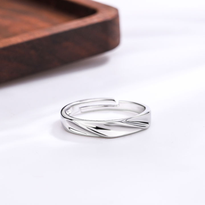 Infinite%20interweaving%20of%20Japanese%20and%20Korean%20couple%20rings,%20light%20luxury%20and%20niche%20design,%20new%20product%20with%20diamond%20striped%20ring%20-%20Image%207