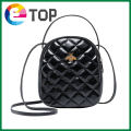 Korean version of ladies rhombic bee bag summer and autumn shell-shaped small bag. 