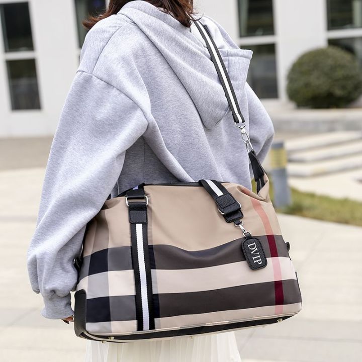 Korean%20Large%20Capacity%20Travel%20Bag%20Short%20Business%20Trip%20Luggage%20Bag%20Women%20'S%20Handheld%20Lightweight%20Storage%20Bag%20Waterproof%20Fashion%20Travel%20Bag%20-%20Image%203