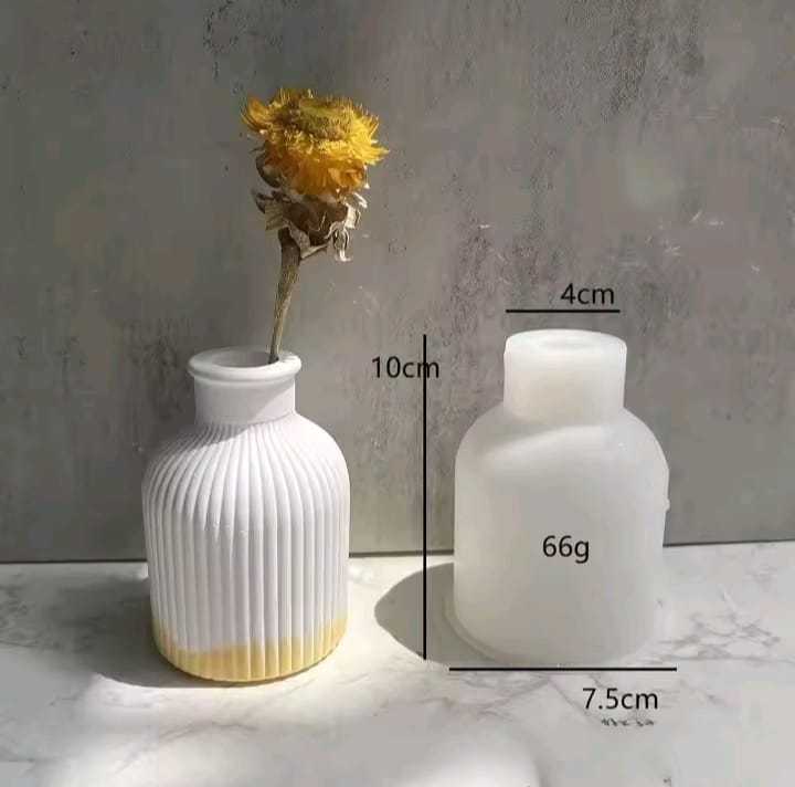 01%20Piece%20Designed%20flower%20vase%20-%20Image%203