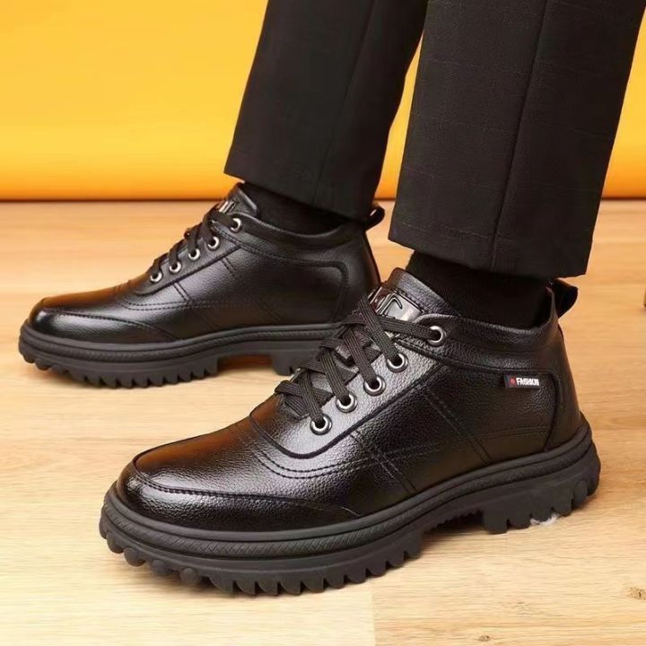 2023%20New%20Autumn%20and%20Winter%20Cotton%20Shoes%20Men's%20New%20Fleece%20Thickened%20Leather%20Casual%20Shoes%20Snow%20Boots%20Fashion%20and%20Versatile%20Trend%20-%20Image%204