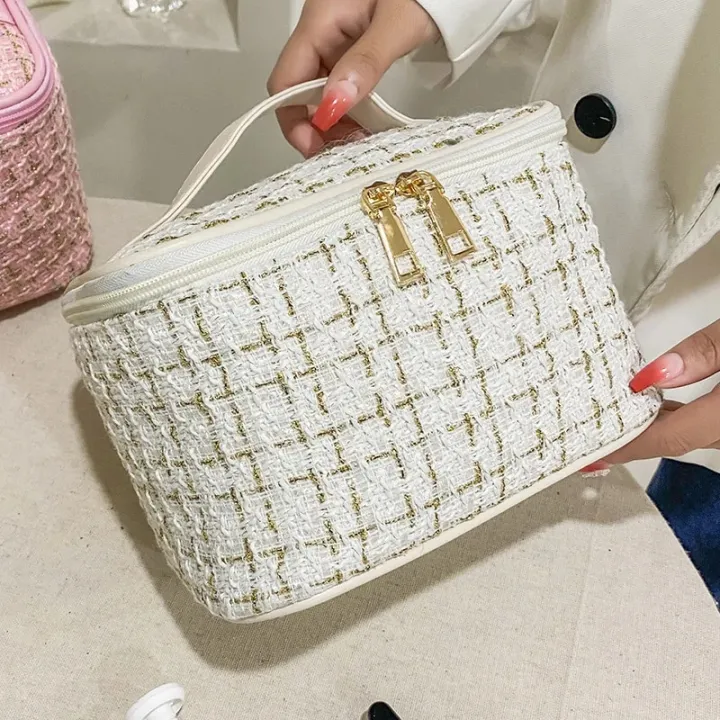 New%20Korean%20plaid%20portable%20small%20fragrance%20makeup%20bag%20Large%20capacity%20portable%20toiletry%20storage%20bag%20makeup%20box%20travel%20-%20Image%204
