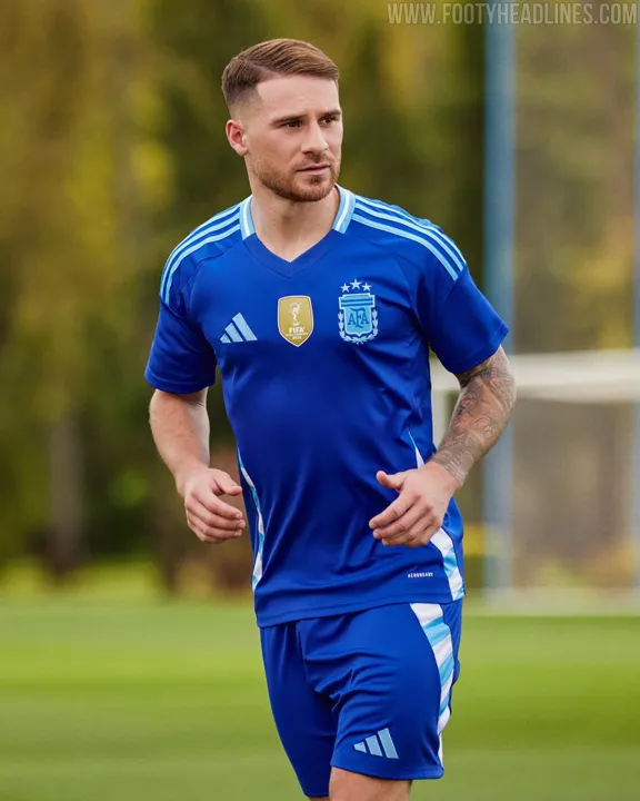 Argentina%20New%20Copa%20America%20Away%202024%20half%20sleeve%20jersey%20-%20Image%202
