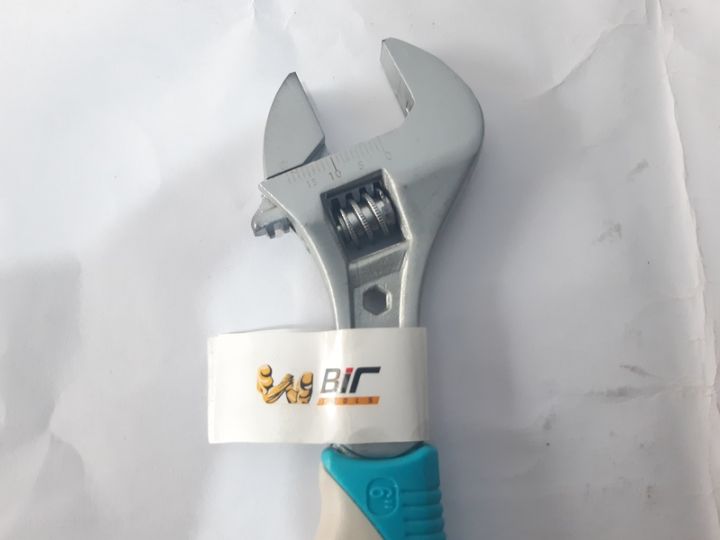 Adjustable%20Wrench%206inch%20(150mm)with%20Rubber%20Grip%20Handle%20-%20Image%204