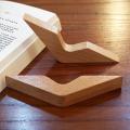 Book Page Holder Multifunctional Portable Reading Assistant Solid Wood Reader Book Lover Thumb Book Support School Supplies. 
