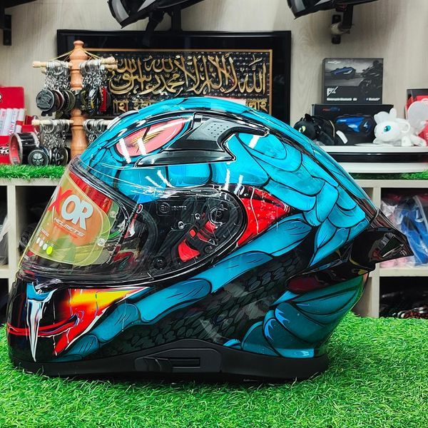 Axor%20Apex%20DOT%20&%20ECE%20Certified%20Helmets%20for%20the%20bikers%20-%20Image%202