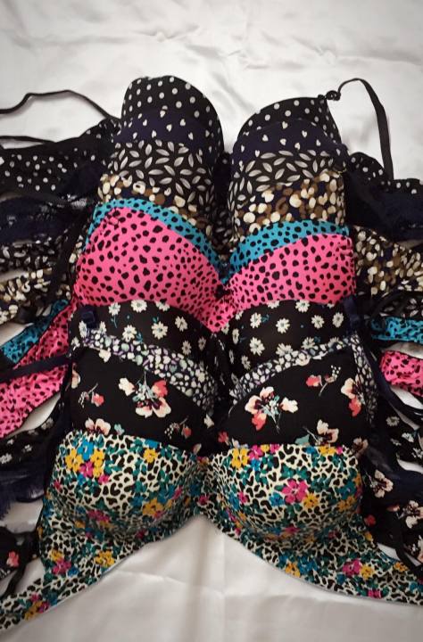 Soft%20Printed%20Multi%20Color%20Push%20Up%20Foam%20Padded%20Bra%20For%20Women-%2001%20Piece%20-%20Image%203