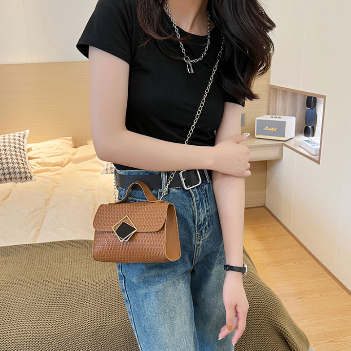 Women's%20Bag%20Square%20Block%20Lock%20Buckle%20Single%20Shoulder%20Square%20Chain%20Stripe%20Embossed%20Casual%20Simple%20Handheld%20Diagonal%20Straddle%20Bag%20-%20Image%204