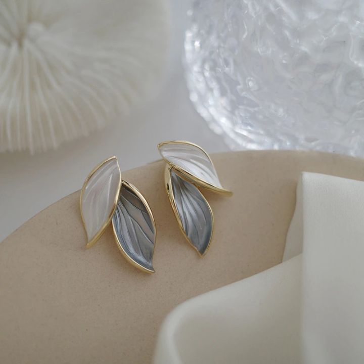 Grey%20Leaf%20Stud%20Earrings%20For%20Women%20Girls%20Ladies%20Korean%20Fashion%20Ear%20Ring%20Jewelry%20-%20Kaner%20Dul%20-%20Kaner%20Dul%20-%20Image%203