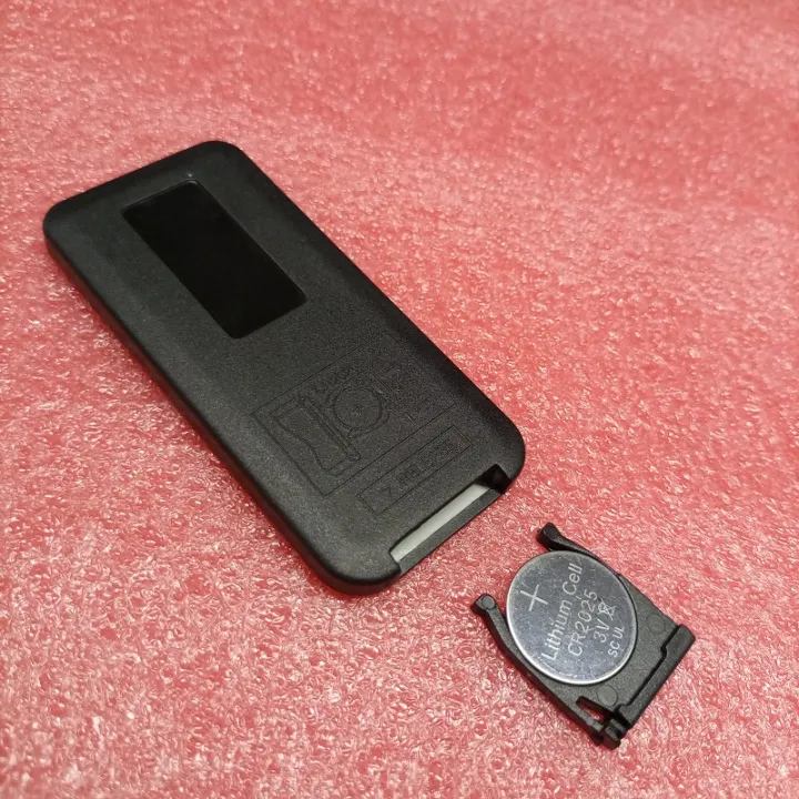 Universal%20IR%20Remote%20Controller%20for%20Car%20Audio%20MP3%20MP4,%2021%20Buttons,%20Black,%20CR2025%20Battery,%20Lightweight%20Design%20-%20Image%204