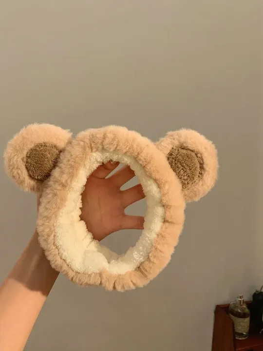 In%202023%20The%20New%20Sweet%20and%20Cute%20Bear%20Plush%20Face%20Wash%20Hair%20Band%20Female%20Cartoon%20Facial%20Mask%20Special%20Headband%20Four%20Seasons%20Gifts%20-%20Image%206
