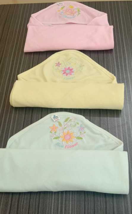 3%20Pic%20Baby%20Hooded%20Towel%20Baby%20Cap%20Towel%20(Best%20Quality)%20-%20Image%204
