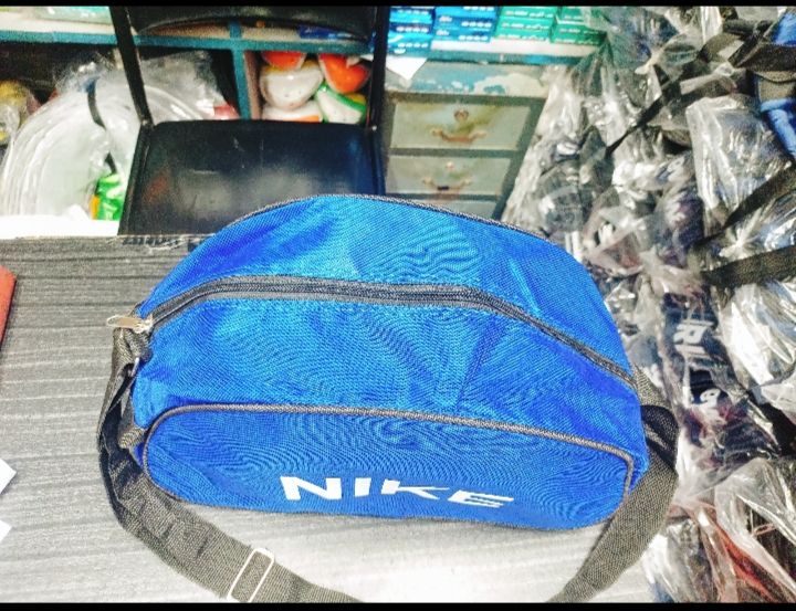 Conveniently%20Carry%20Your%20Gear%20With%20Gym%20Sack%20Shoes%20Bag%20-%20Versatile%20Bag%20For%20Football,%20Soccer,%20And%20Other%20Sports%20-%20Image%208