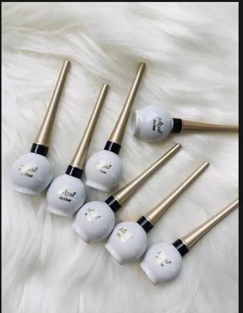 Just%20Glod%20Liquid%20Waterproof%20Eyeliner%2024H%20-%20Image%202