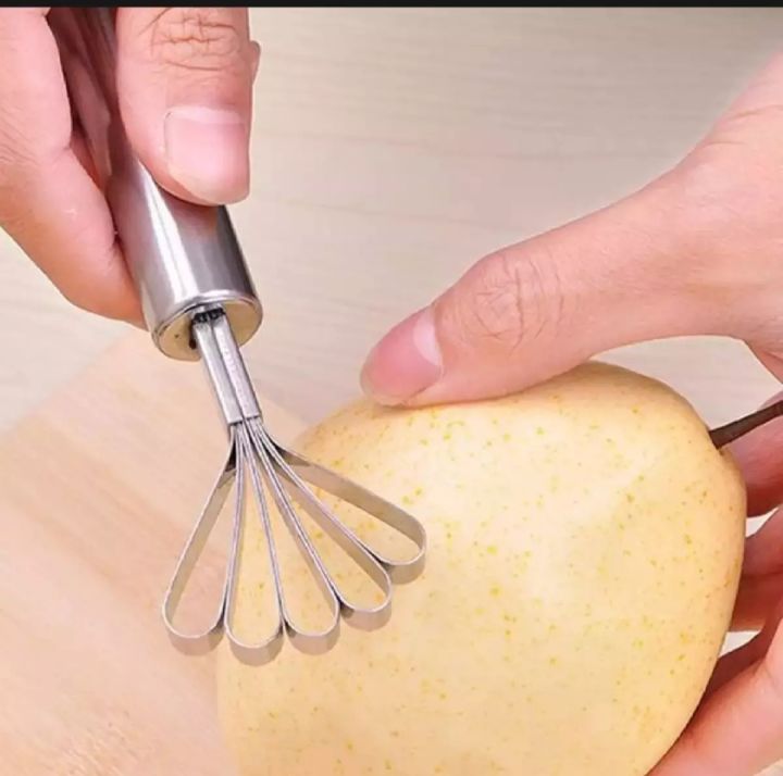 Coconut%20Shaver%20Grater%20-%20Perfect%20Tool%20For%20Grating%20Fresh%20Coconut%20For%20Cooking%20And%20Baking%20Needs%20-%20Image%203